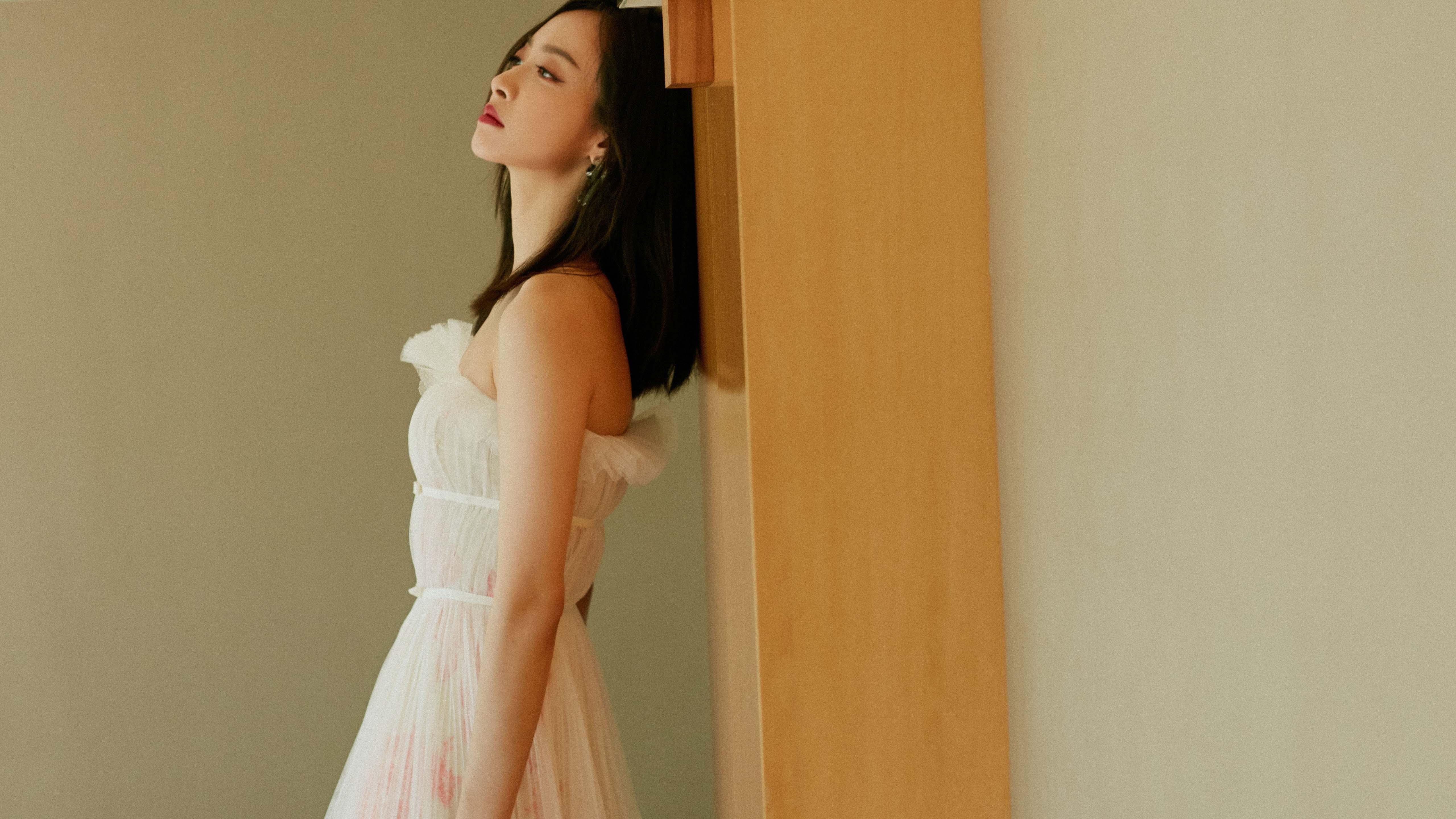 fb体育-高强度对抗赛检验身体极限教练注重恢复安排，高强度对抗运动